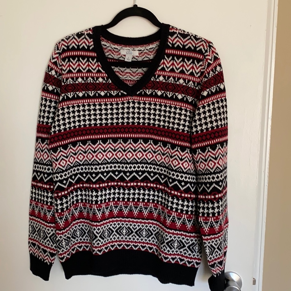 CROFT & BARROW cute ladies V neck sweater! Size L